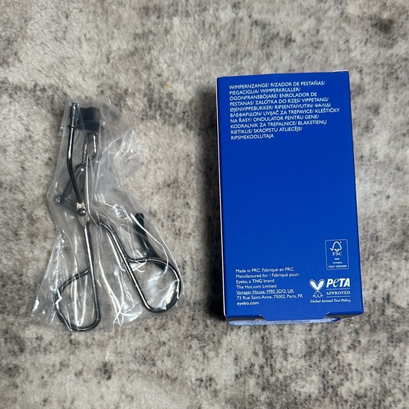 Eyeko Eyelash Curler - Curl & Lift - Picture 2 of 5